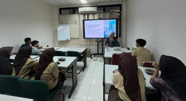 Tingkatkan Profesionalisme Siswa SMK