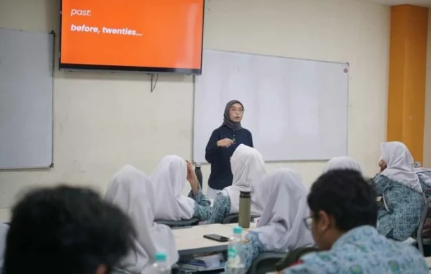 alumni-menginspirasi-shella-auza